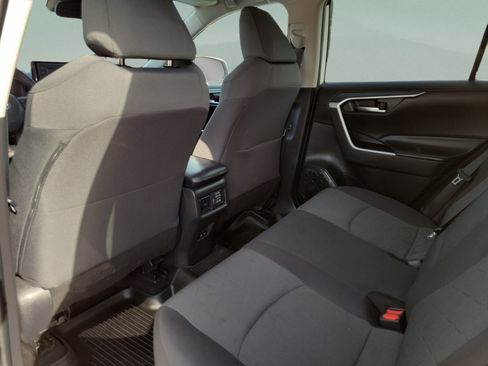 Used 2022 Toyota RAV4 XLE w/ Convenience Package FWD image 6