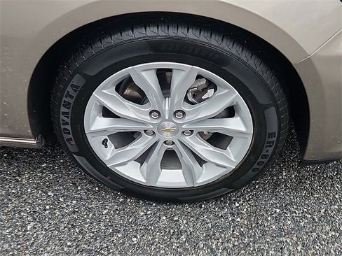 Used 2024 Chevrolet Malibu LT image 8