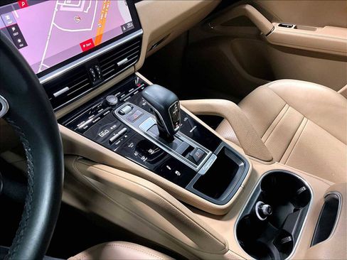 Used 2021 Porsche Cayenne E-Hybrid image 20