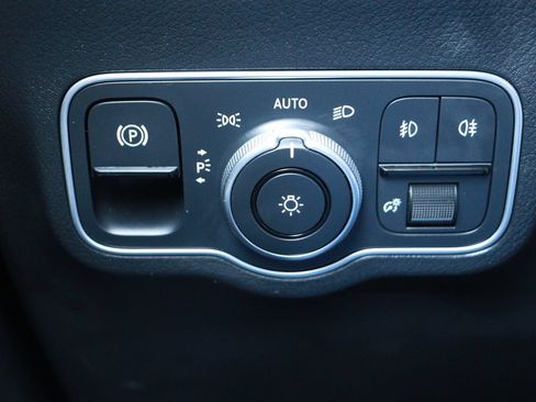 Used 2025 Mercedes-Benz GLA 250 image 27