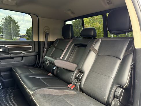 Used 2022 RAM 3500 Laramie AWD/4WD image 9