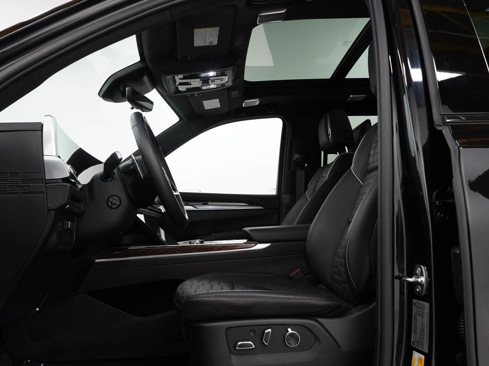 Used 2026 Cadillac Escalade Platinum Sport AWD/4WD image 22