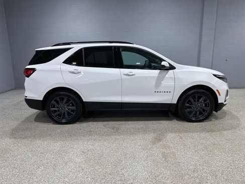 Used 2024 Chevrolet Equinox RS AWD/4WD image 2