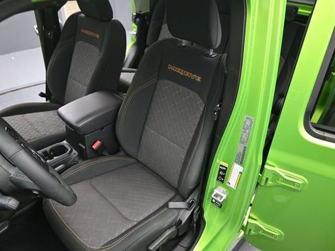 Used 2025 Jeep Gladiator Mojave w/ Safety Group image 11