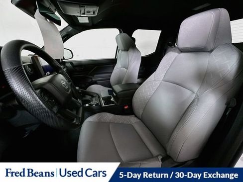 Used 2025 Toyota Tacoma SR5 AWD/4WD image 28