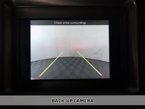 Used 2019 Dodge Challenger SXT image 3