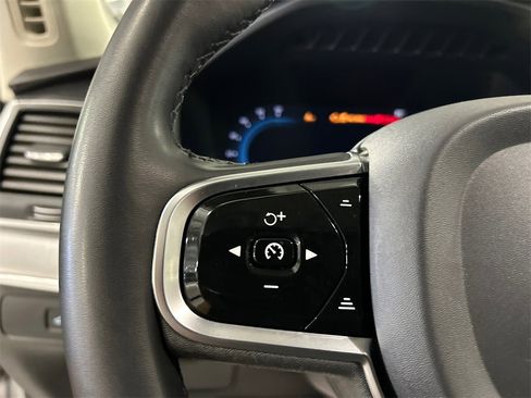 Used 2024 Volvo XC90 B5 Core w/ Protection Package Premier image 13