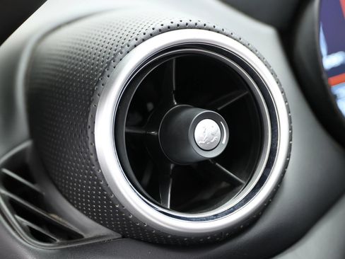 Used 2017 Ferrari California T RWD image 22
