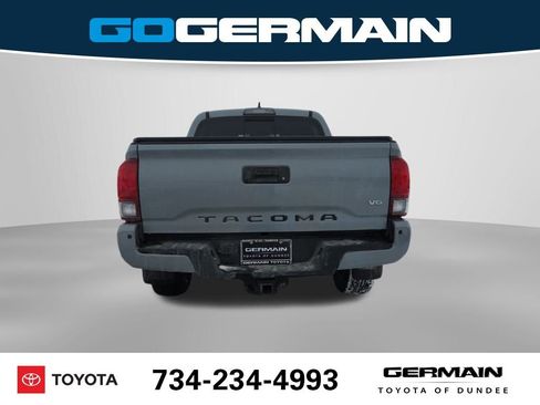 Used 2019 Toyota Tacoma TRD Sport image 9