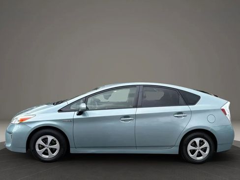 Used 2015 Toyota Prius Three image 9