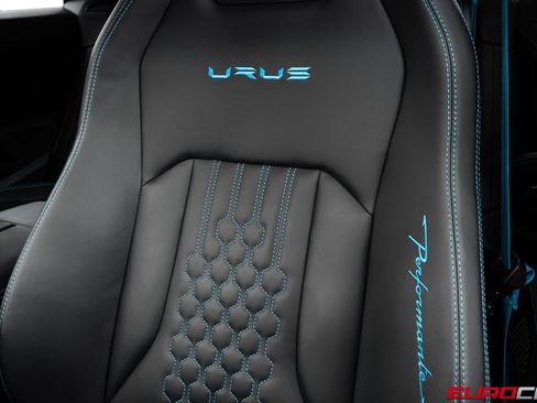 Used 2024 Lamborghini Urus Performante AWD/4WD image 50
