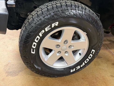 Used 2012 Jeep Wrangler Unlimited Sport image 22