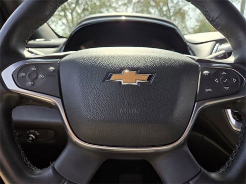 Used 2023 Chevrolet Traverse LT image 35