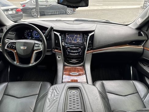 Used 2016 Cadillac Escalade Premium AWD/4WD image 24