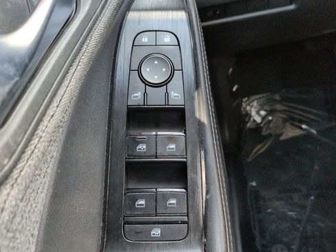 Used 2021 Nissan Rogue SV FWD image 21