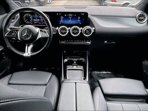 Used 2026 Mercedes-Benz GLA 250 4MATIC image 11