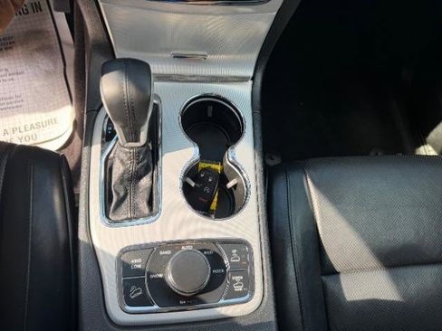 Used 2018 Jeep Grand Cherokee Summit AWD/4WD image 28