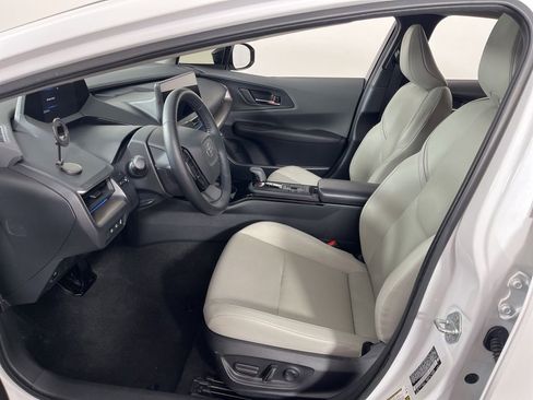 Used 2024 Toyota Prius XLE AWD/4WD image 22