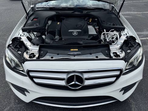 Used 2017 Mercedes-Benz E 300 image 21