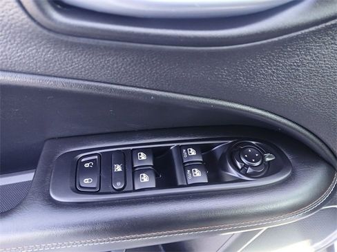 Used 2020 Jeep Compass Sport w/ Cold Weather Group image 13