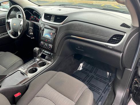 Used 2016 Chevrolet Traverse LT w/ Traveler's Package FWD image 33