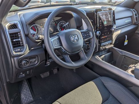 New 2026 RAM 1500 4x4 Crew Cab image 10