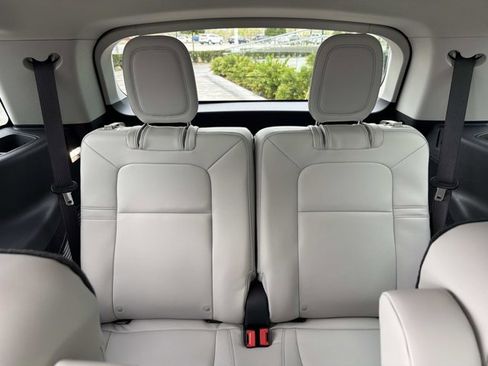 New 2026 Lincoln Aviator 2WD w/ Jet Appearance Package image 22