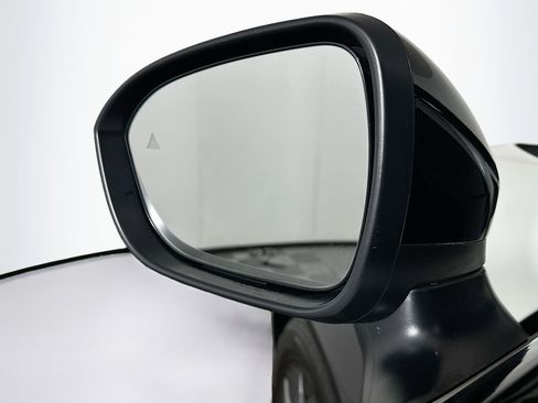 Used 2023 Nissan Ariya FWD image 16