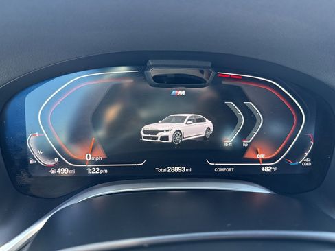 Used 2022 BMW 740i xDrive w/ M Sport Package image 11