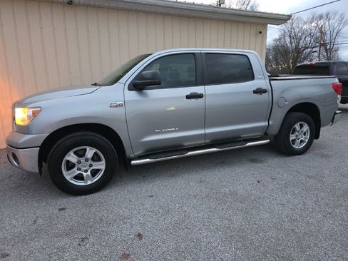 Used 2013 Toyota Tundra 2WD CrewMax w/ SR5 Pkg image 11