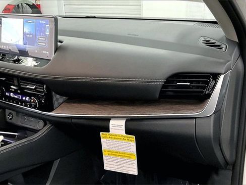 New 2025 Nissan Rogue Platinum w/ Tech Package image 34