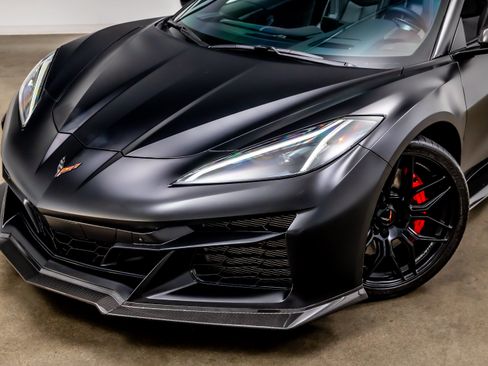 Used 2024 Chevrolet Corvette Z06 w/ Stealth Interior Trim Package RWD image 20