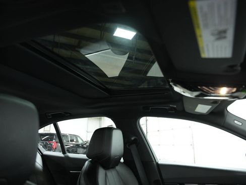 Used 2026 BMW 530i xDrive w/ Premium Package image 19