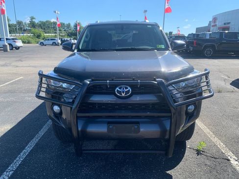 Used 2017 Toyota 4Runner SR5 Premium AWD/4WD image 7