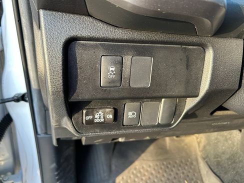 Used 2023 Toyota Tacoma SR5 RWD image 18