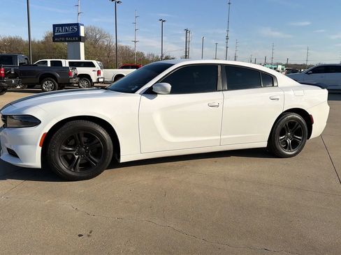 Used 2020 Dodge Charger SXT image 6