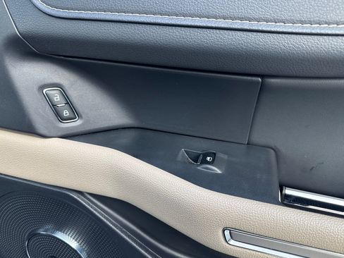 Used 2024 Ford Expedition Limited image 21