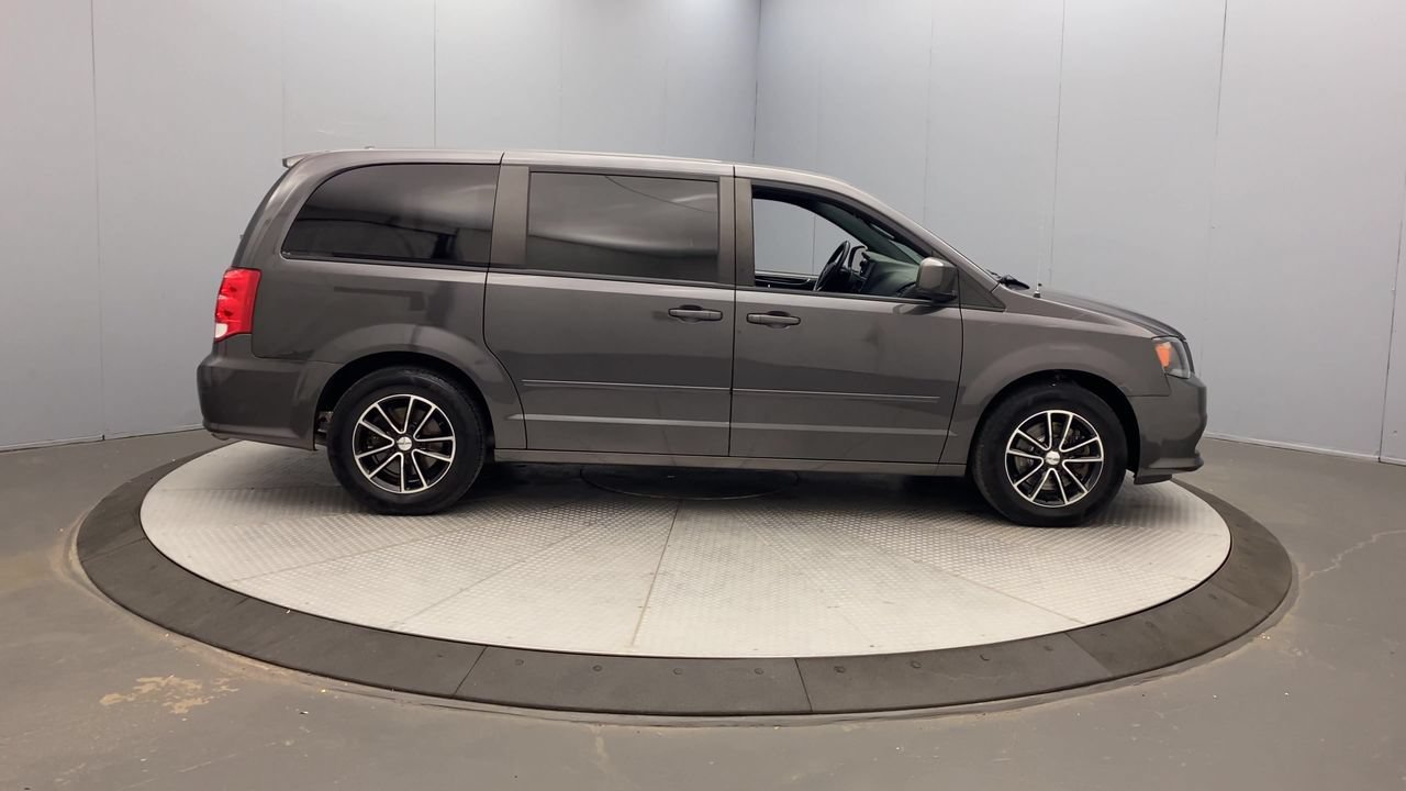 Used 2017 Dodge Grand Caravan SE FWD image 6