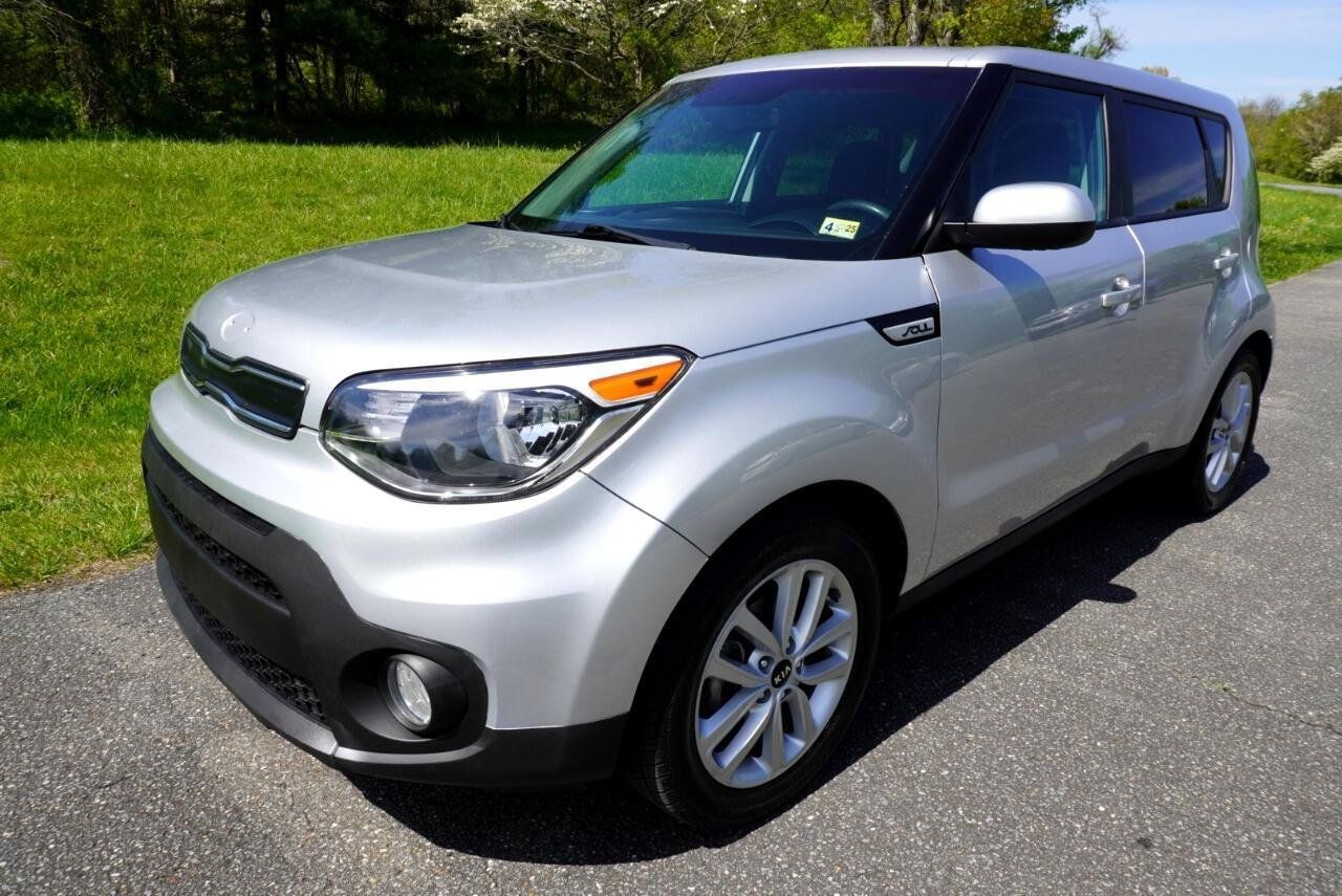 Used 2019 Kia Soul + FWD image 4
