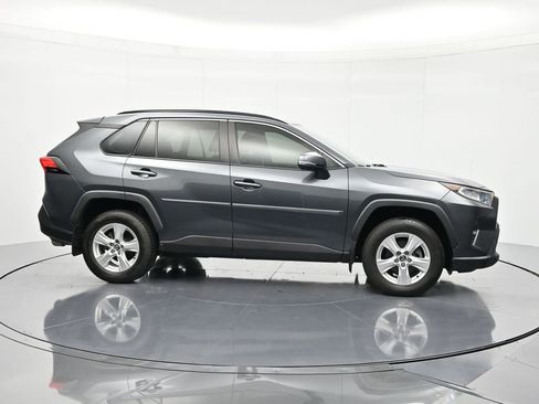 Used 2020 Toyota RAV4 XLE FWD image 4