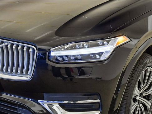 Certified 2025 Volvo XC90 B6 Plus image 8