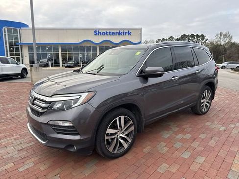 Used 2017 Honda Pilot Elite image 4
