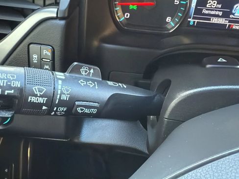 Used 2018 Chevrolet Tahoe LT AWD/4WD image 13