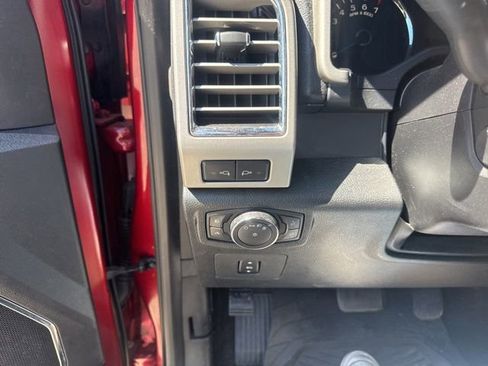 Used 2015 Ford F150 Lariat w/ Equipment Group 502A Luxury AWD/4WD image 29