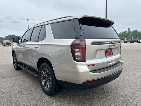Used 2024 Chevrolet Tahoe Z71 w/ Luxury Package AWD/4WD image 5