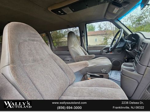 Used 1999 Chevrolet Astro AWD Passenger image 10