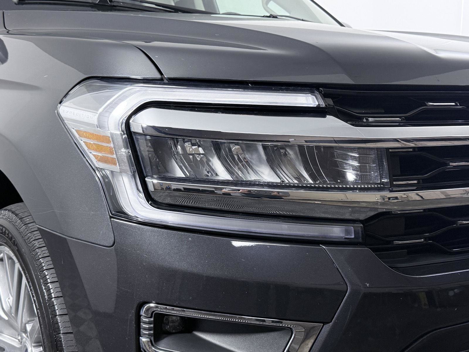 Used 2023 Ford Expedition Limited AWD/4WD image 9