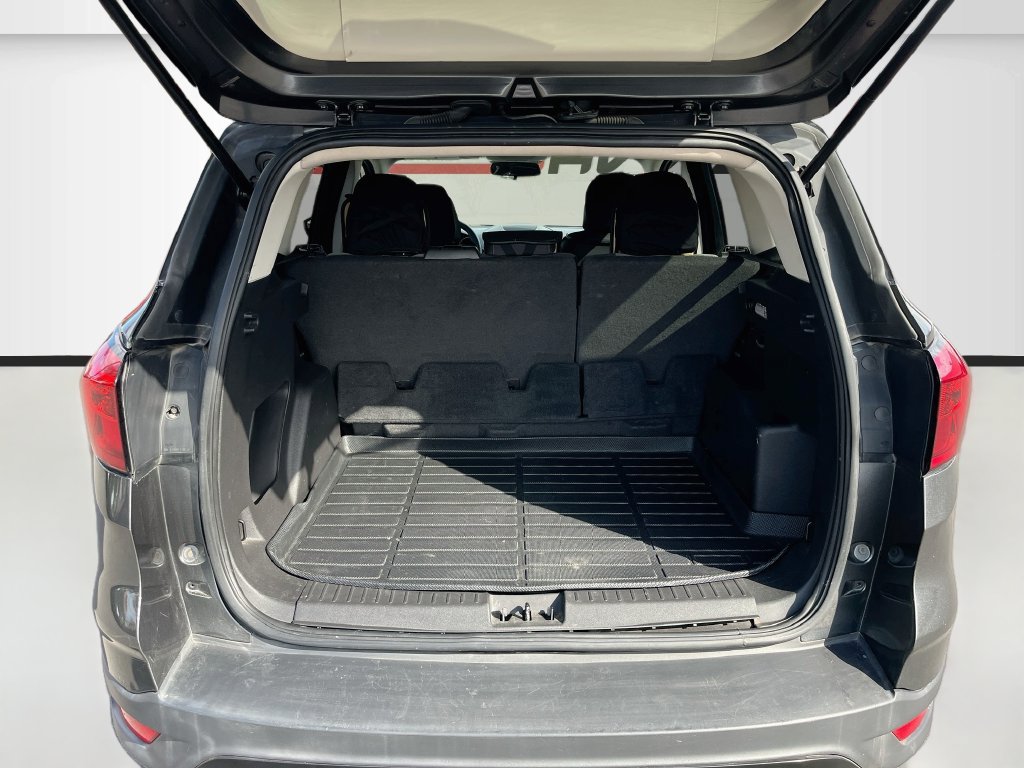 Used 2019 Ford Escape SE FWD image 25