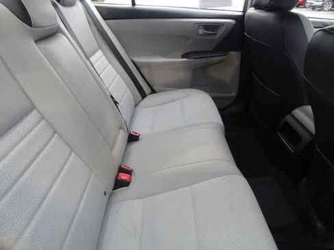 Used 2017 Toyota Camry SE w/ Protection Package (Q2) FWD image 13