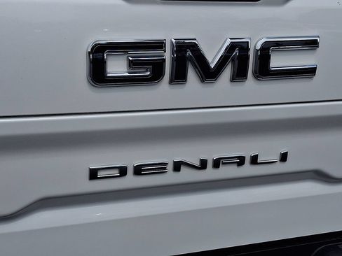 Used 2023 GMC Sierra 1500 Denali Ultimate AWD/4WD image 11